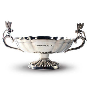 Bol en métal moderne fait à la main avec une finition lisse pour servir des soupes, des collations et des salades - Product Image 1