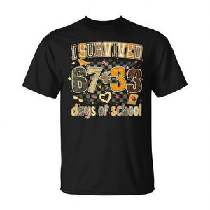 Maglietta Promozionale con Memes Matematici '67 33 100 Giorni di Scuola' - T-Shirt Divertente con Concetti Matematici - Product Image 2