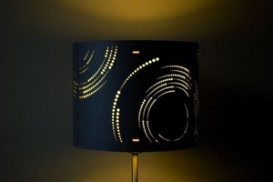 Lámpara de Escritorio de Mimbre de Estilo Rústico Hecha a Mano con Diseño Personalizado y LED Blanco Cálido para Decoración del Hogar - Product Image 4