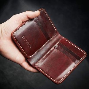 Cartera de Cuero Vintage Hecha a Mano con Acabado Rústico para Usuarios Elegantes y Minimalistas - Product Image 1