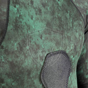 Top de protección contra sarpullidos de secado rápido para hombre con protección solar UPF 50 + para surfear o nadar - Product Image 5