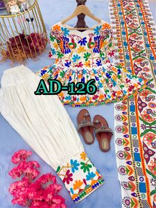 Navratri Special Top & Dhoti & Fancy Style Dupatta Robe traditionnelle indienne Dhoti Salwar Collections - Product Image 2