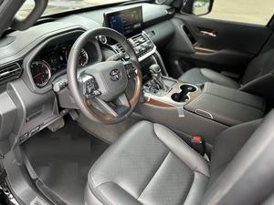 NUEVO TOYOTA LAND CRUISER 3.0L GASOLINA Transmisión Automática COLOR NEGRO SUV 305KW - 415HP - Product Image 3