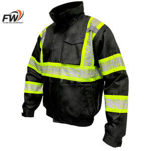Chaqueta de seguridad de alta visibilidad estilo patrulla para trabajadores al aire libre con diseño de tiras reflectantes y opción de personalización de marca. - Product Image 3