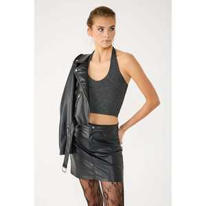 Blusa Brillante Informal con Cuello Halter y Logotipo Frontal - Product Image 3