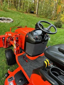 Kubota BX2380 Used Tractor with Cab Including Front Snow Blower - Product Image 5
