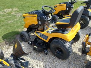 เครื่องตัดหญ้าแบบนั่งขับ Cub Cadet XT1 LT50 สำหรับบ้านพักอาศัย - Product Image 2