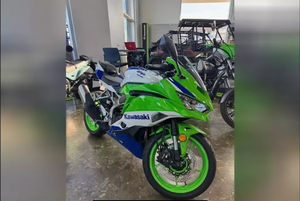 ¡COMPRA YA! OFERTAS 2026 - Motocicleta Deportiva Kawasaki Ninja ZX-4RR Edición 40 Aniversario Lista para Usar - Product Image 5