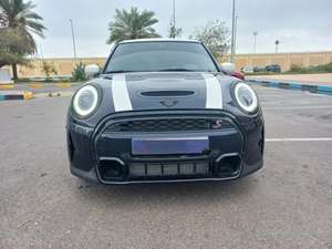 Mini Cooper S 2023 Usado, 4.5L, Gasolina, Aspiración Natural, Volante a la Izquierda, Asientos de Cuero, Interior Oscuro, Control de Crucero Adaptativo - Product Image 2