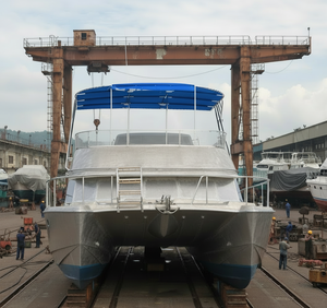 Catamarán UBI 950 Personalizado para 50 Pasajeros Barco Taxi Acuático de Lujo Casco de Aluminio para Pesca y Crucero 8M - Product Image 1