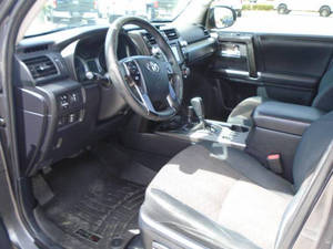 รถยนต์มือสองคุณภาพดีราคาประหยัด ปี 2015 โตโยต้า ฟอร์รันเนอร์ พวงมาลัยซ้าย - Product Image 2