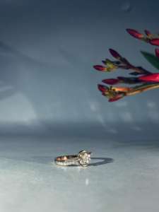 แหวนเพชรโรสโกลด์14K แบบพรีเมี่ยมสไตล์มินิมอลลิสต์แบบธรรมชาติทำจาก I1 SI3เจียระไนแบบสดใสขายส่ง - Product Image 4