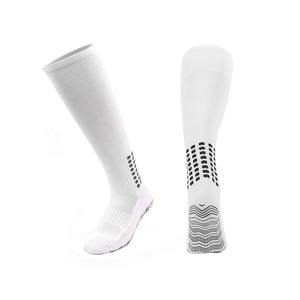 2026 calcetines deportivos para hombres hechos a medida diseño de logotipo transpirable de alta calidad con función antideslizante - Product Image 1