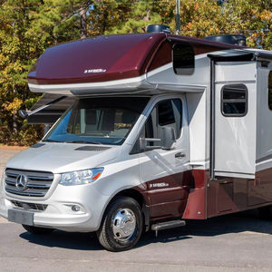 Sprinter 3500XD Isata Serie 3 2023 ~7,500 Millas, Turbodiésel V6, Deslizador de Pared, Cama Queen-Size - Product Image 1