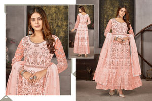 Heavy Georgette con bordado de secuencia Crush Sahara Work con Dupatta para colección de ocasiones especiales - Product Image 4