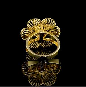 แหวนค็อกเทลหรูหราสำหรับผู้หญิง ดีไซน์เนอร์ออกแบบ ตัวเรือนเงินแท้ชุบทอง ประดับมอสซาไนต์ทรงเหลี่ยมมรกต ปรับแต่งได้ - Product Image 4