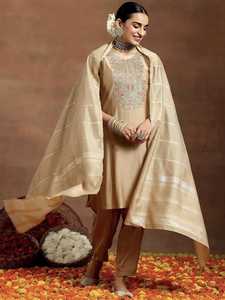 Gran oferta, conjunto de traje de mujer de seda Chanderi elegante, tela suave y brillante con bordado o estampado para bodas disponibles para la venta - Product Image 6