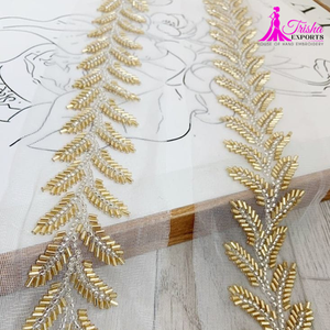 Garnitures brodées 3D de luxe Décorations de style traditionnel et fantaisie - Product Image 1