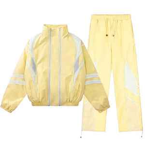 Survêtement en nylon réfléchissant personnalisé OEM pour hommes, coupe-vent à capuche avec pantalon de survêtement ample, survêtements de jogging pour l'hiver - Product Image 5