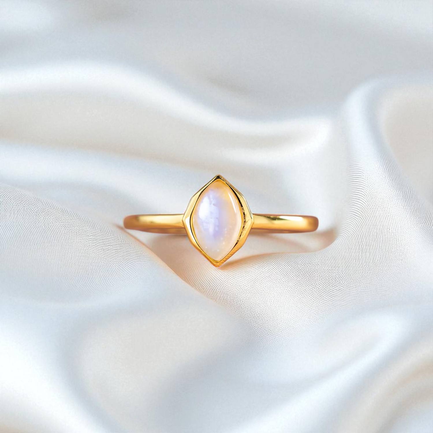 มูนสโตนสีรุ้ง