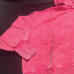 Sudadera con Capucha de Felpa Suave con Lavado Ácido para Mujer, Estilo Desgastado, Casual, Urbana, Ligera, Cómoda, con Logotipo Bordado en la Parte Delantera - Product Image 4