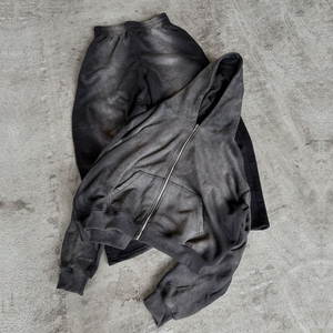 ชุดวอร์มมีฮู้ดแบบมีซิปสำหรับผู้ชายชุดวอร์มโอเวอร์ไซส์ผ้าฝ้ายสีเทาฟอกสีแดดซีดแบบกำหนดเอง - Product Image 3