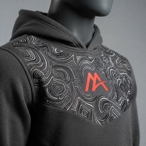Sweat à capuche brodé gris anthracite pour homme MATTIERA, motif graphique rouge et argenté, en molleton, style streetwear, personnalisable, vente en gros, OEM, ODM - Product Image 3