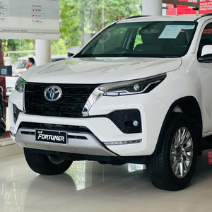 Meilleur prix, SUV Toyota Fortuner d'occasion propre, assez usagé, 7 places, option complète, garantie en stock, livraison rapide, conduite à droite - Product Image 6