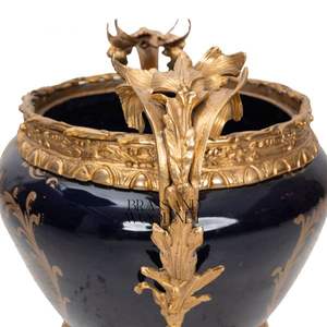 Cachepot décoratif classique de luxe en céramique avec laiton plaqué or antique - Product Image 6