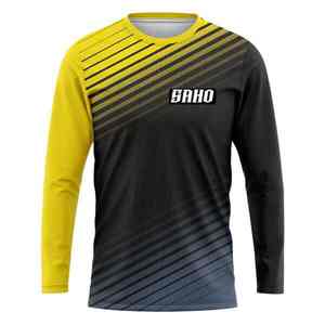 Sudaderas de cuello redondo GAA fabricadas en Pakistán para clubes de fútbol gaélicos con colores de equipo de marca personalizados y entrega rápida - Product Image 4