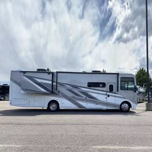 รถบ้านสุดหรู MOTOR COACH INDIGO GG35 ขนาด 36 ฟุต รุ่นใหม่ล่าสุด พร้อมระบบขับเคลื่อน 335 แรงม้า มาตรฐานยูโร 3 พร้อมอุปกรณ์จากโรงงาน - Product Image 1