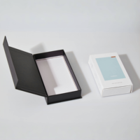 Boîte en forme de livre magnétique blanche et noire personnalisée boîte cadeau en papier d'emballage en carton rigide pour IPHONE Samsung emballage de coque de téléphone