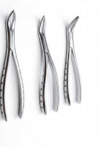 Juego de 3 Pinzas de Extracción Dental Ergonómicas Manuales, Superficie Pulida, Acero Inoxidable, Reutilizables, Instrumentos Quirúrgicos Profesionales - Product Image 4