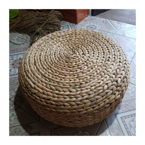 Cojín de Jacinto tejido a mano Eco-Chic-Asiento suave y elegante para salas de estar rústicas modernas y hogares sostenibles - Product Image 1