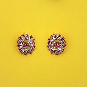 Kriaa 1313850C chapado en oro Stud Rosa austriaco moda religiosa lindo diseño de Aro para fiestas con circón perla diamante - Product Image 1