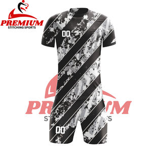Conjunto de Uniforme de Fútbol de Alta Calidad, Transpirable, Personalizable con Impresión por Transferencia de Calor, Pantalones Cortos de Malla Reversibles - Product Image 5