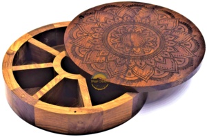 Boîte à épices en bois |   Masala Dabba en bois de sheesham gravé à la main |   Récipient à épices avec 7 compartiments amovibles - Multi-usages - Product Image 3