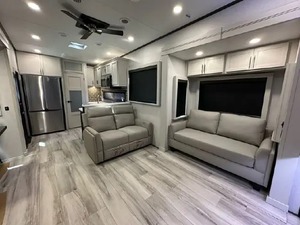 KE-Y-S-T-O-N-E A-L-P-I-N-E 3910RK 2025 USADO EN EXCELENTES CONDICIONES, ALTA CAPACIDAD DE ALOJAMIENTO, EN VENTA - Product Image 4