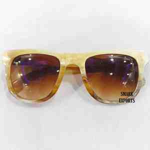 Lunettes de soleil de style ange imitation antique fabriquées à la main par Rani Industries RI245 en corne de buffle, design pliable avec forme naturelle - Product Image 2