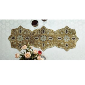 ผ้าคาดโต๊ะประดับลูกปัดหรูหราระดับพรีเมี่ยมพร้อมที่รองจานลายดอกไม้ที่ทันสมัยสำหรับการรับประทานอาหารและวันหยุดชั้นสูง - Product Image 6