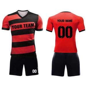 Personalizado liso poliéster transpirable hombres Deportes Fútbol Jersey conjuntos de uniformes de fútbol hecho en Pakistán conjunto de ropa de fútbol - Product Image 4