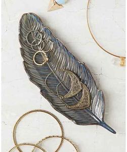 Bol de service élégant en aluminium conçu pour la décoration de table à manger, les mariages et les grandes réunions de famille - Product Image 1