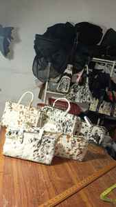 Bolso de Mano Clásico Multifuncional Personalizable de Diseñador, Hecho a Mano con Piel de Vaca Auténtica, Logotipo Personalizado, Accesorio de Hombro Duradero - Product Image 3