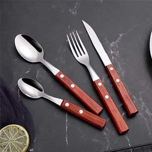 Ensemble de couverts en acier inoxydable forgé avec manche en bois, conçu pour une fiabilité supérieure, confort, équilibre et une expérience culinaire élégante. - Product Image 1