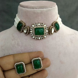 ชุดต่างหูแบบโชกเกอร์ polki kundan ชุบทองด้านทันสมัยสำหรับปาร์ตี้งานแต่งงานวันครบรอบทำจากทองเหลืองทนทาน - Product Image 1