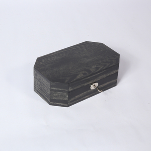 Luxurious Black Lacquerware Jewelry Gift Ring Box Custom Wooden Diamond Shape Style with Lock Packaging Wholesale