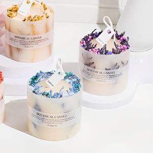Vela botánica de aromaterapia de lujo hecha a mano con flores naturales y fragancia suave Artículo de Regalo perfecto de Indonesia - Product Image 6