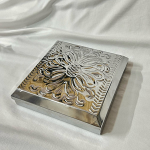 Boîtes à bijoux artisanales en métal gaufré nickelé européen vintage faites à la main pour cadeau de stockage de bijoux égyptiens - Product Image 2