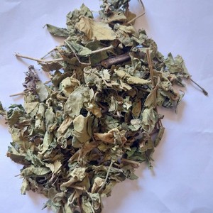 VIETNAMIEN FEUILLES DE TARO SÉCHÉES/VERT ET PROPRE/PRÊT À L'EMPLOI POUR LA CUISINE ETHNIQUE ET LA PRODUCTION DE SOUPES - Product Image 1