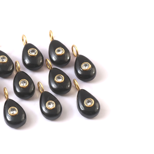 จี้ห้อยคอแฟชั่นประดับพลอยออนิกซ์สีดำธรรมชาติทรงลูกแพร์ ทำด้วยมือ เงินแท้ 925 ชุบทอง ฝังพลอยสองเม็ด - Product Image 3